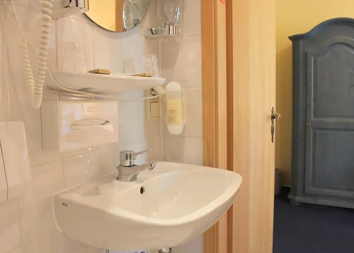 Otel Eden - Am Hofgarten 3*